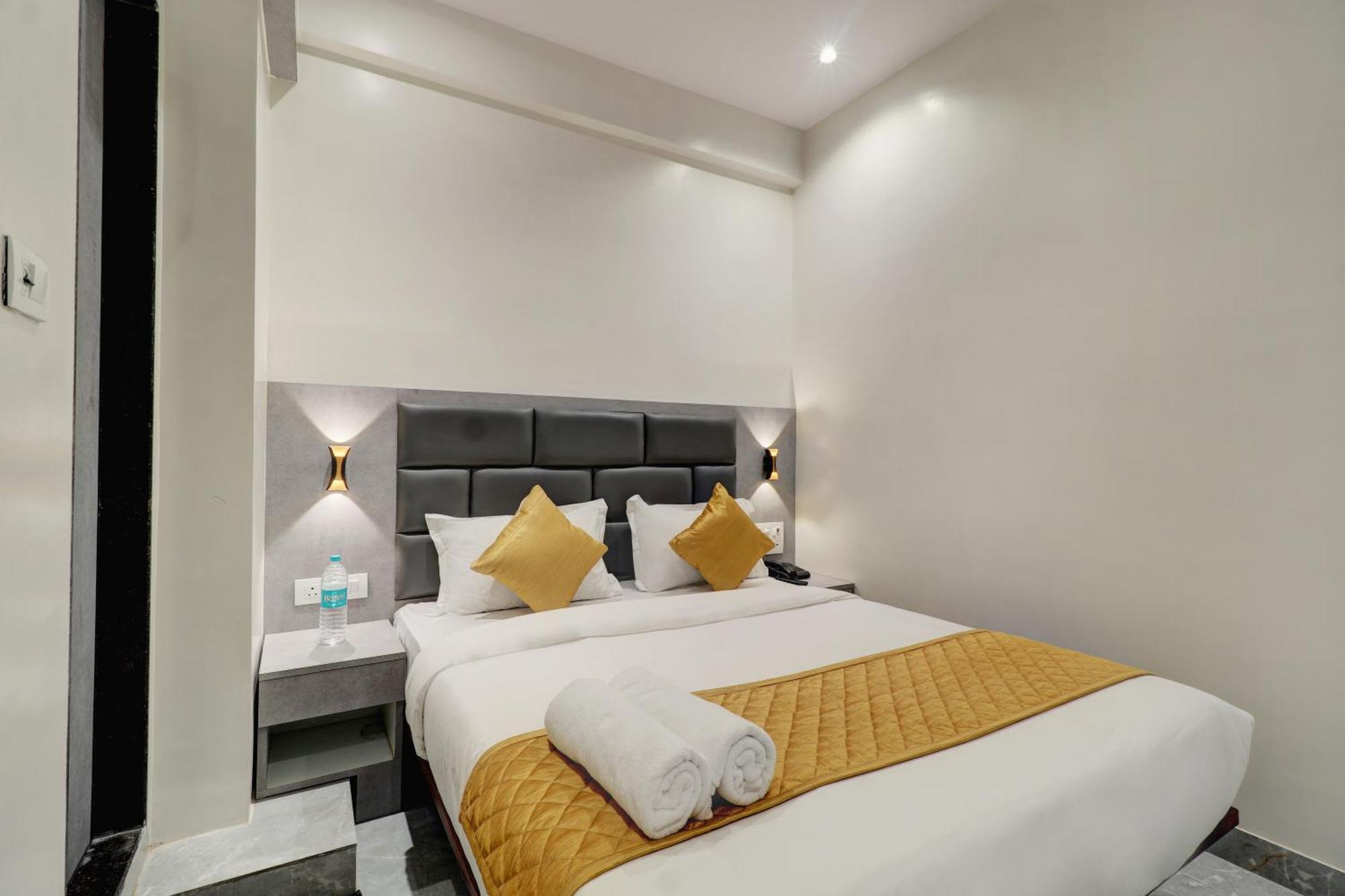 Hotel Enigma Inn 孟买 外观 照片