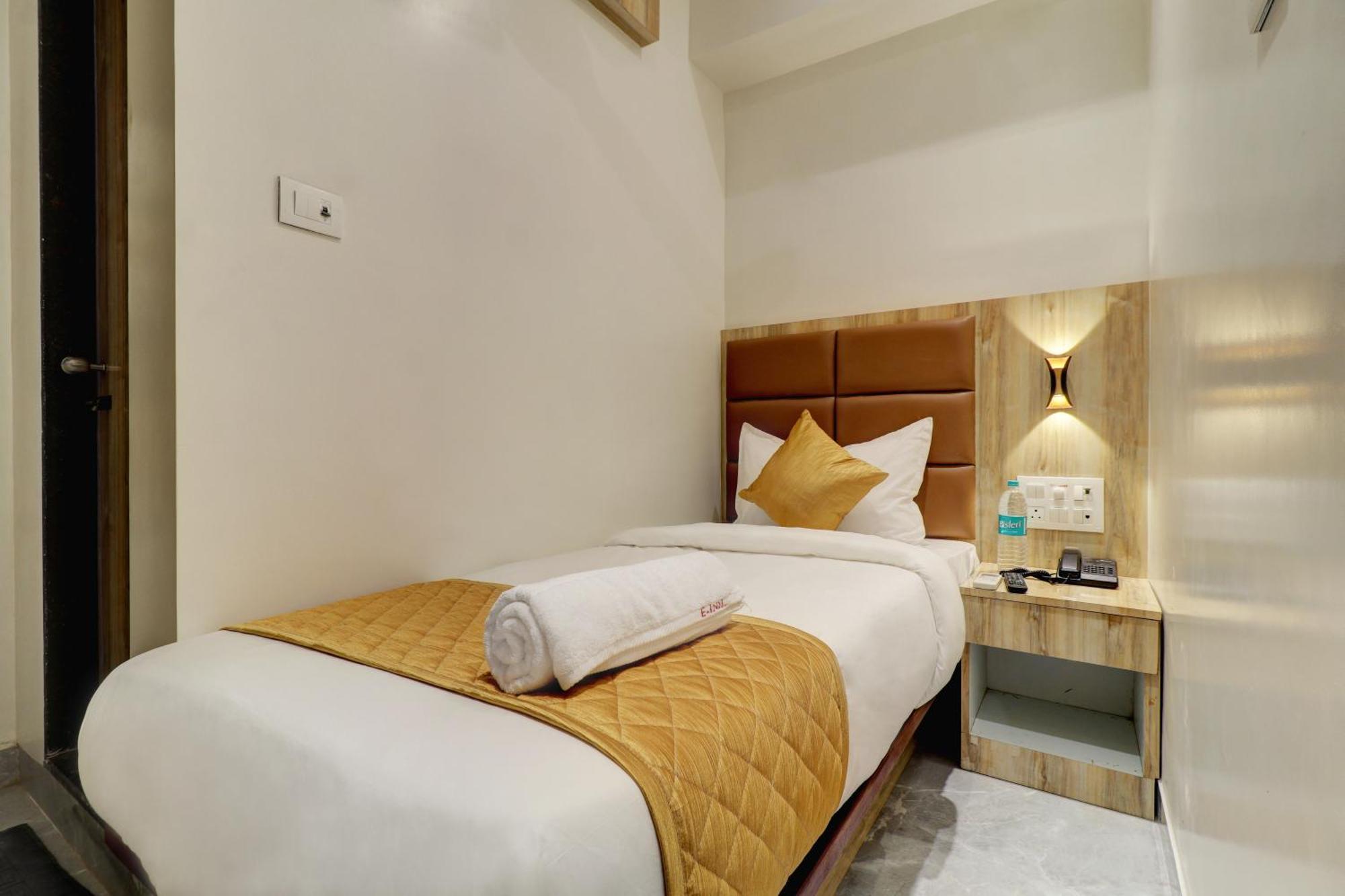 Hotel Enigma Inn 孟买 外观 照片
