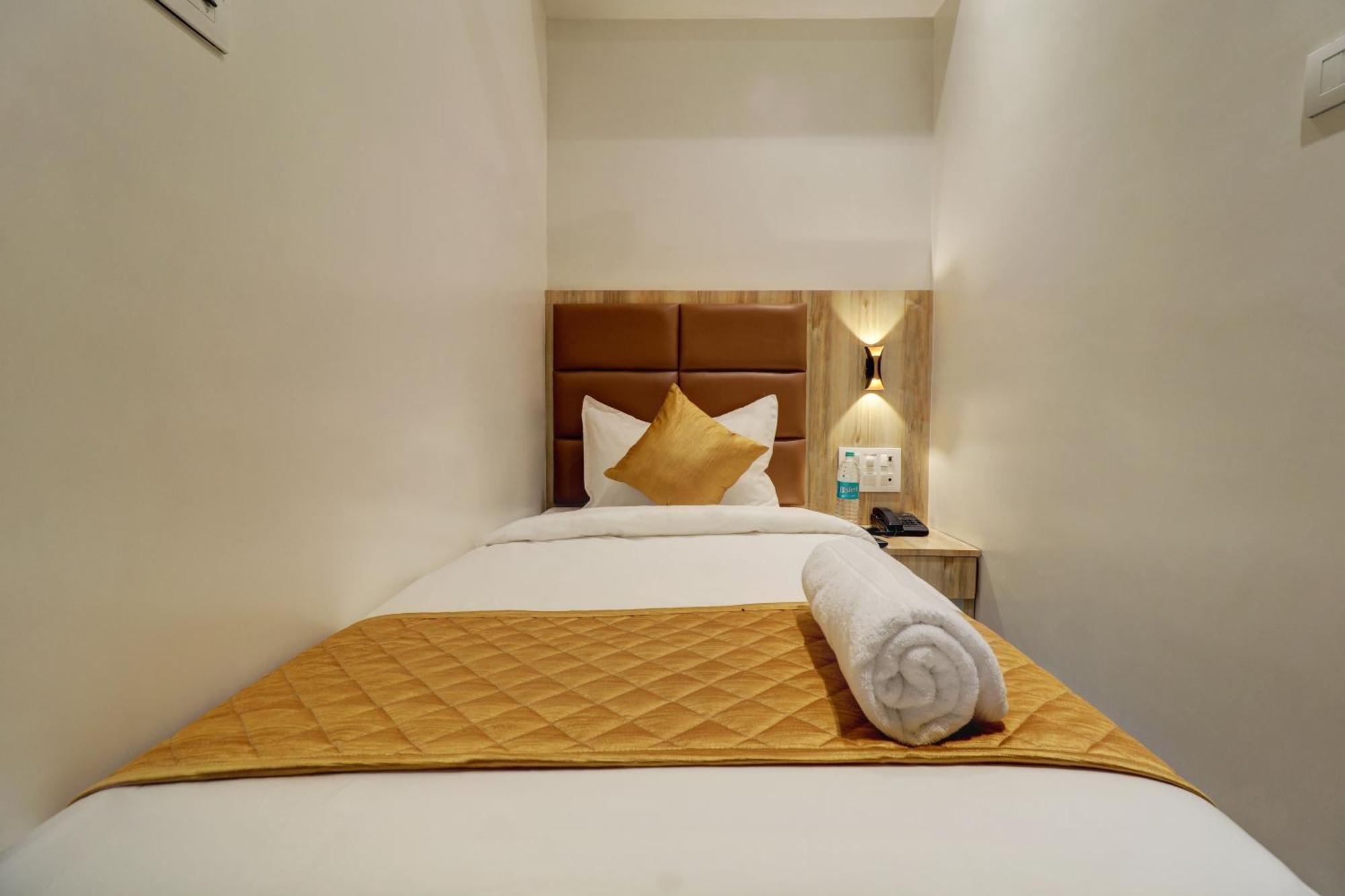 Hotel Enigma Inn 孟买 外观 照片